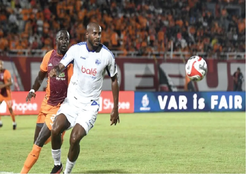 Joel Vinicius langsung menggetarkan jala PSIM lewat gol cepat untuk Arema