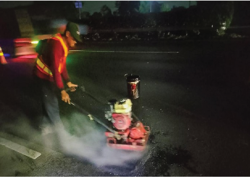 Mobil Pecah Ban Massal di Tol Jagorawi, Jasa Marga Angkat Bicara