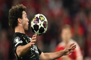 PSG vs Bayern: Bola Mengenai Tangan Joao Neves, Mengapa Tidak Diberi Penalti