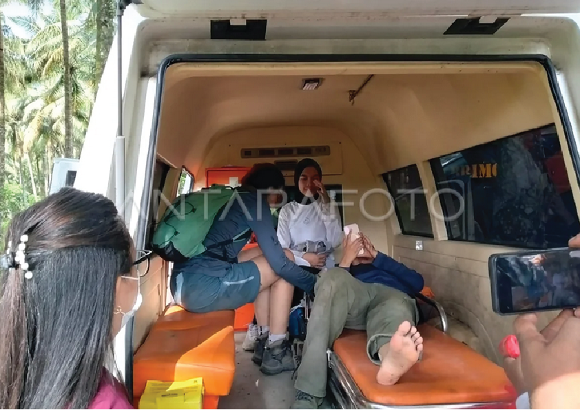 Pendaki Dievakuasi Usai Erupsi Gunung Dukono