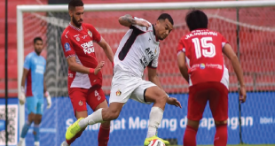Persik Kediri sukses menang telak 3-0 atas Semen Padang, memastikan diri terbebas dari ancaman zona degradasi