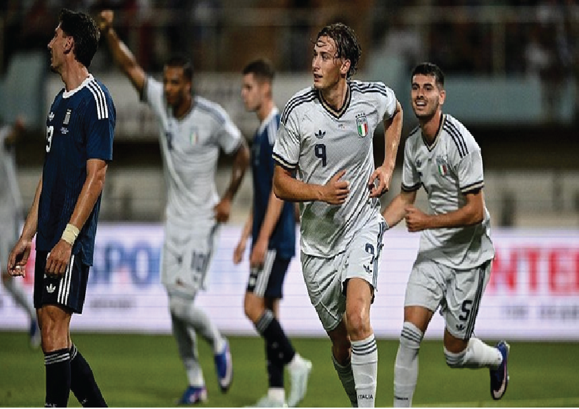 Yunani vs Italia: Esposito Antar Gli Azzurri Raih Kemenangan