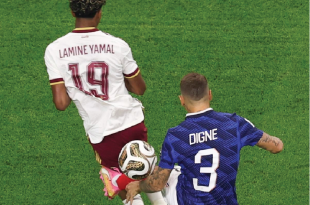 Lucas Digne Terjerat Hukuman, Sepakan ke Paha Berbuah Penalti